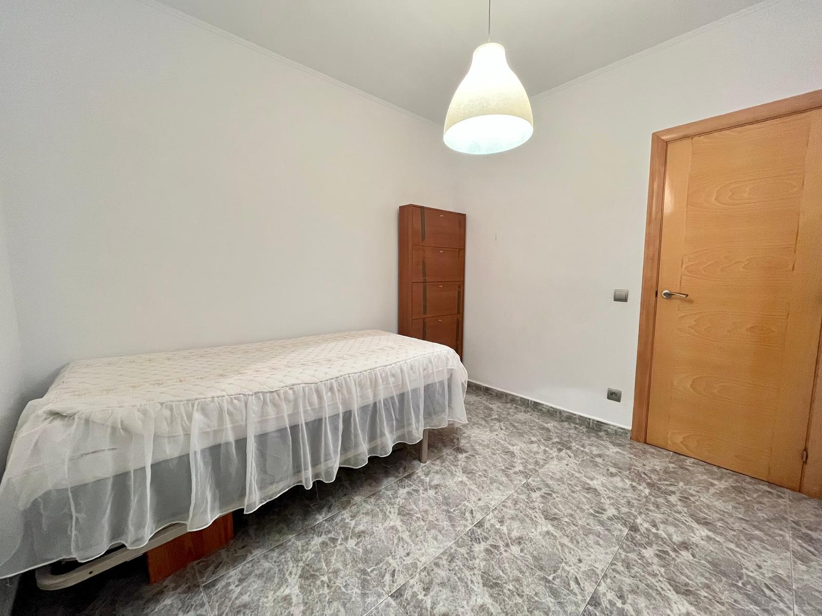 Imagen 4 Apartamento en venta en Badalona / Gran Piso de 102m2 4 habitaciones en zona Canyado