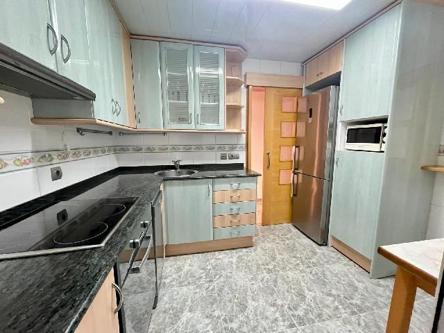 Imagen 14 Inmueble 300968 - Apartamento en venta en Badalona / Gran Piso de 102m2 4 habitaciones en zona Canyado