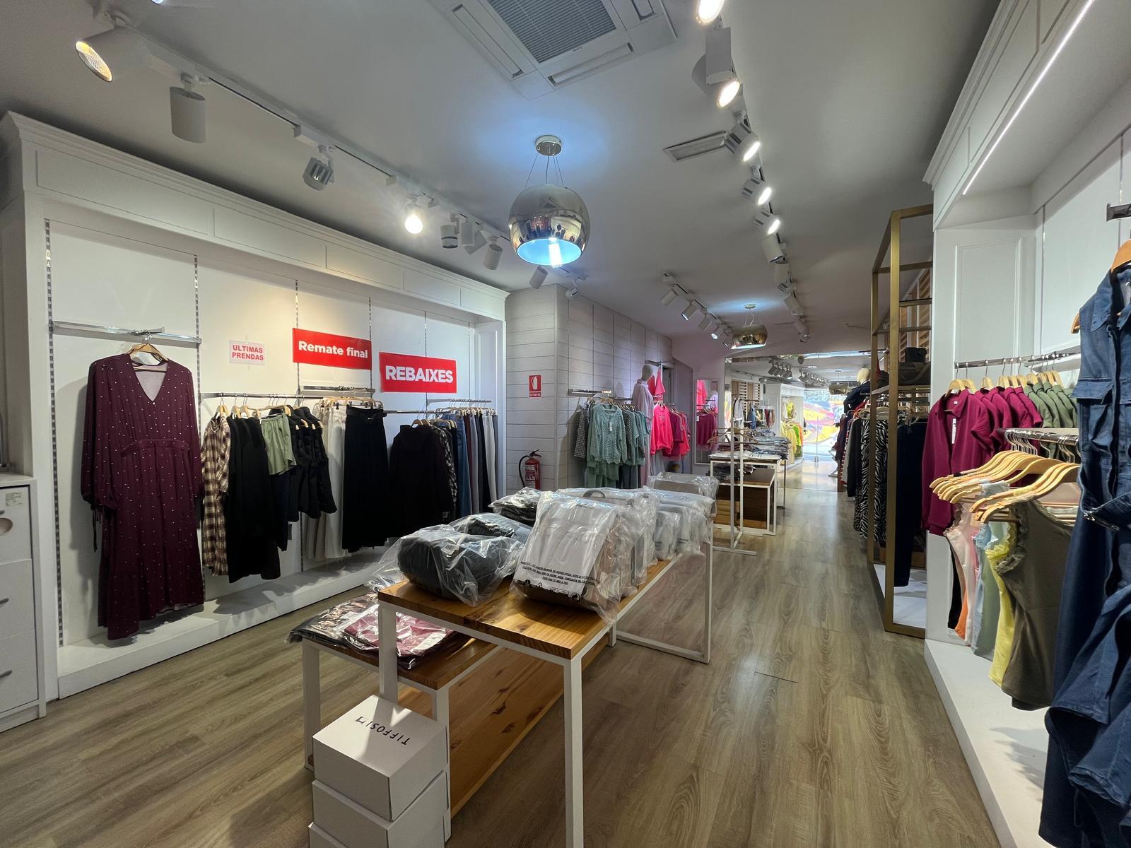 Imagen 1 Local Comercial en venta en Badalona / Traspaso tienda en pleno centro de Badalona 