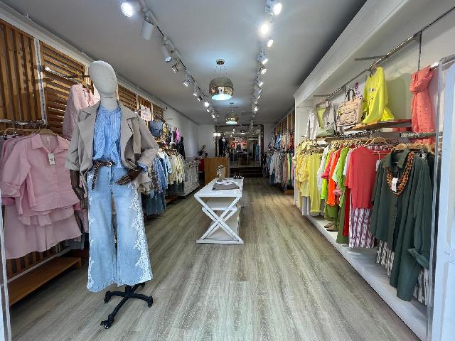 Imagen 5 Inmueble 301460 - Local Comercial en venta en Badalona / Traspaso tienda en pleno centro de Badalona 