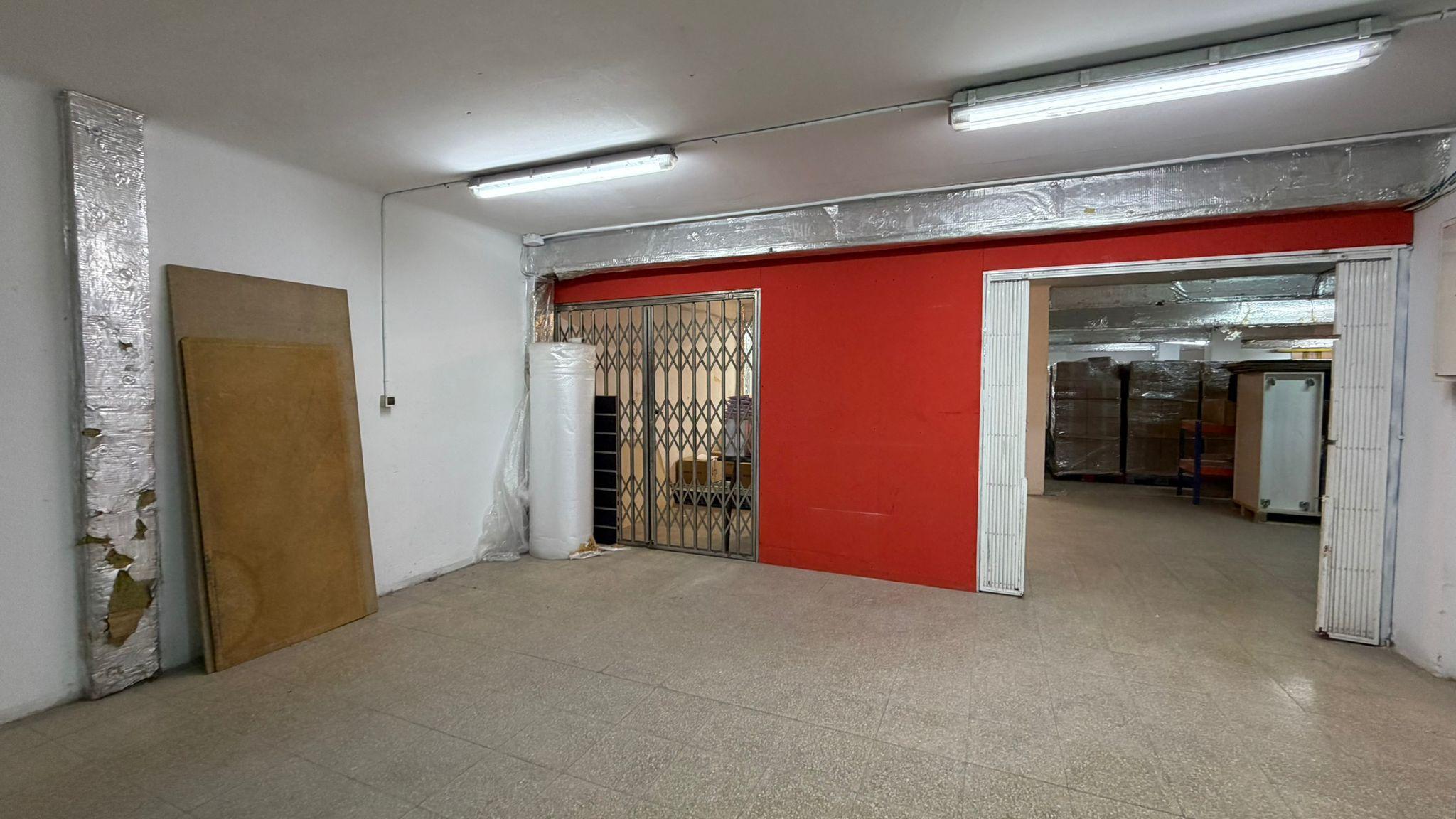 Imagen 7 Local Comercial en venta en Santa Coloma De Gramenet / Local en excelente zona alado del r...