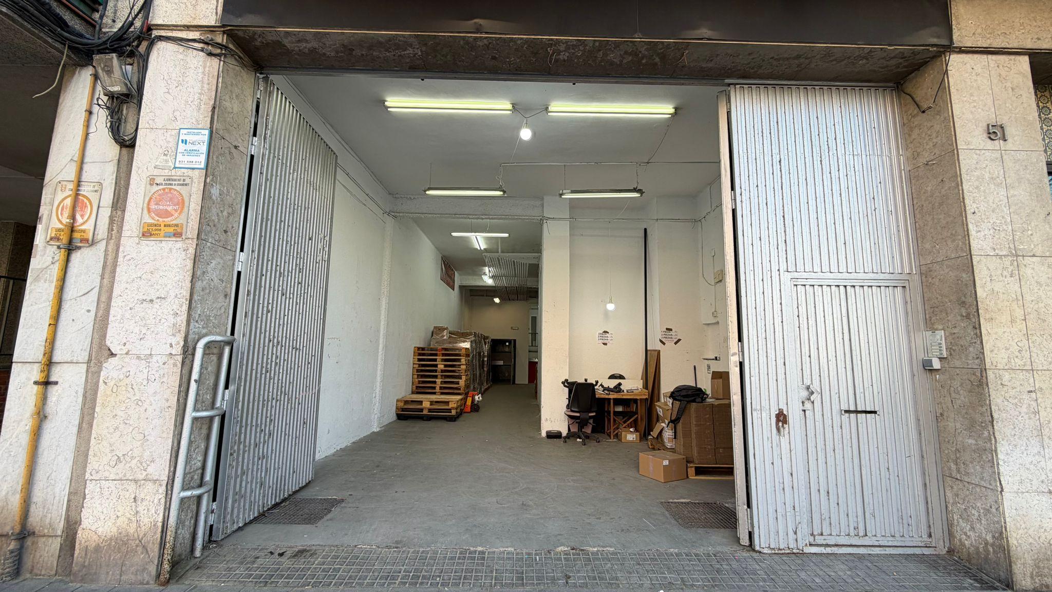 Imagen 8 Local Comercial en venta en Santa Coloma De Gramenet / Local en excelente zona alado del r...