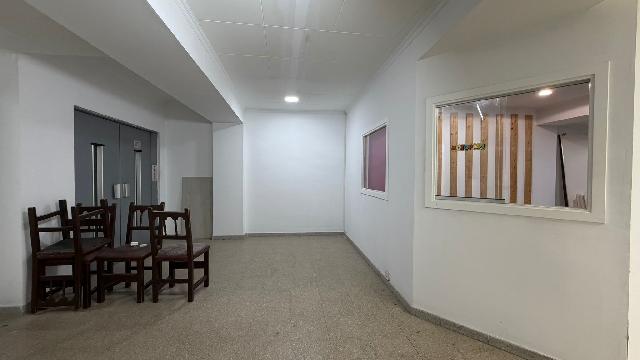 Imagen 10 Inmueble 301863 - Local Comercial en venta en Santa Coloma De Gramenet / Local en excelente zona alado del r...