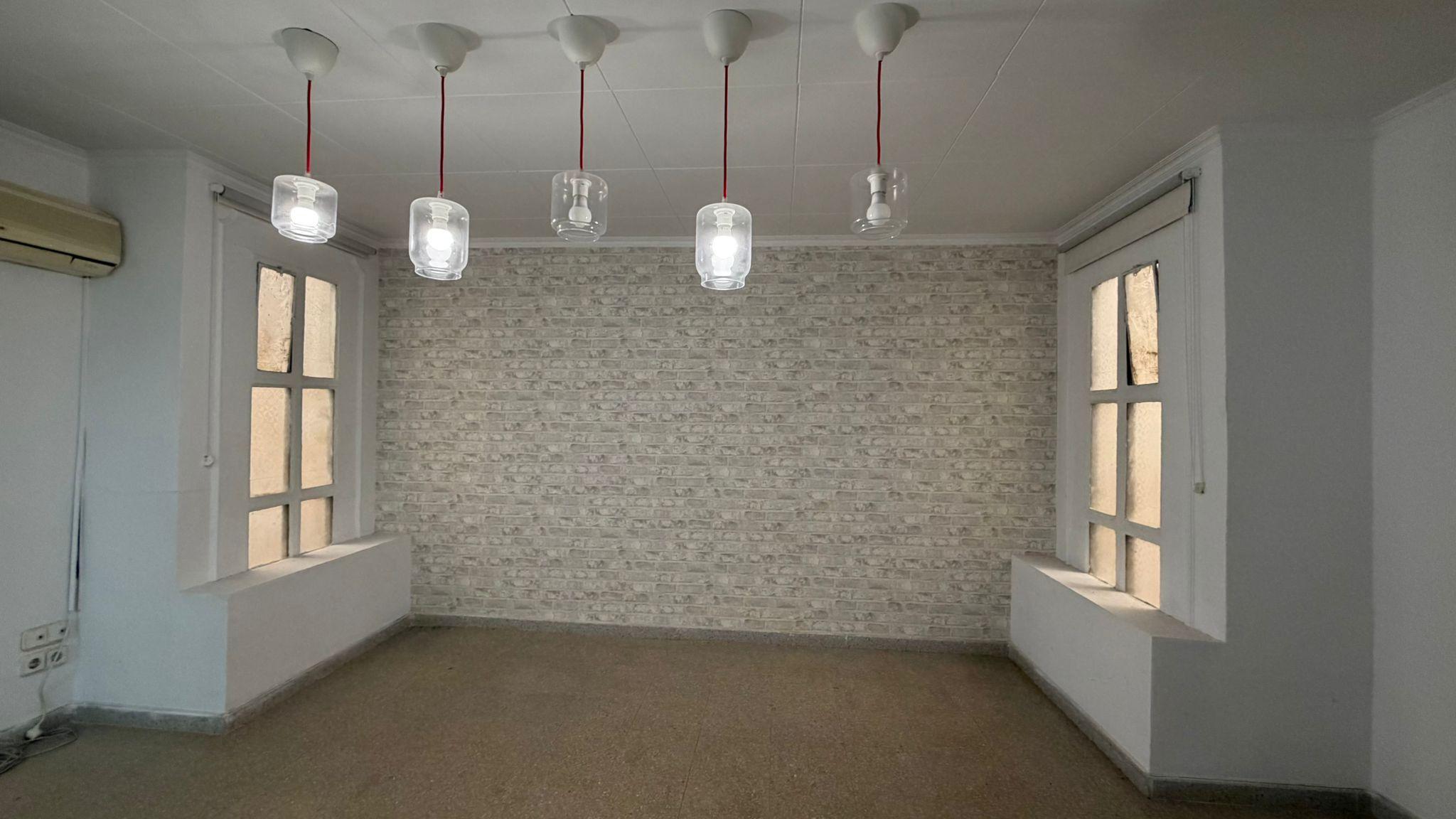 Imagen 20 Local Comercial en venta en Santa Coloma De Gramenet / Local en excelente zona alado del r...