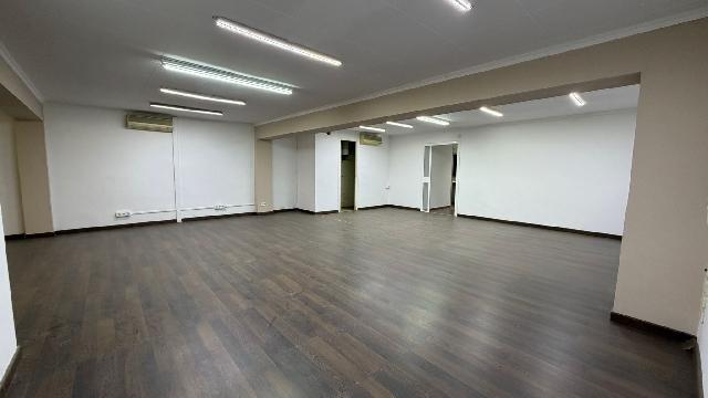Imagen 24 Inmueble 301863 - Local Comercial en venta en Santa Coloma De Gramenet / Local en excelente zona alado del r...