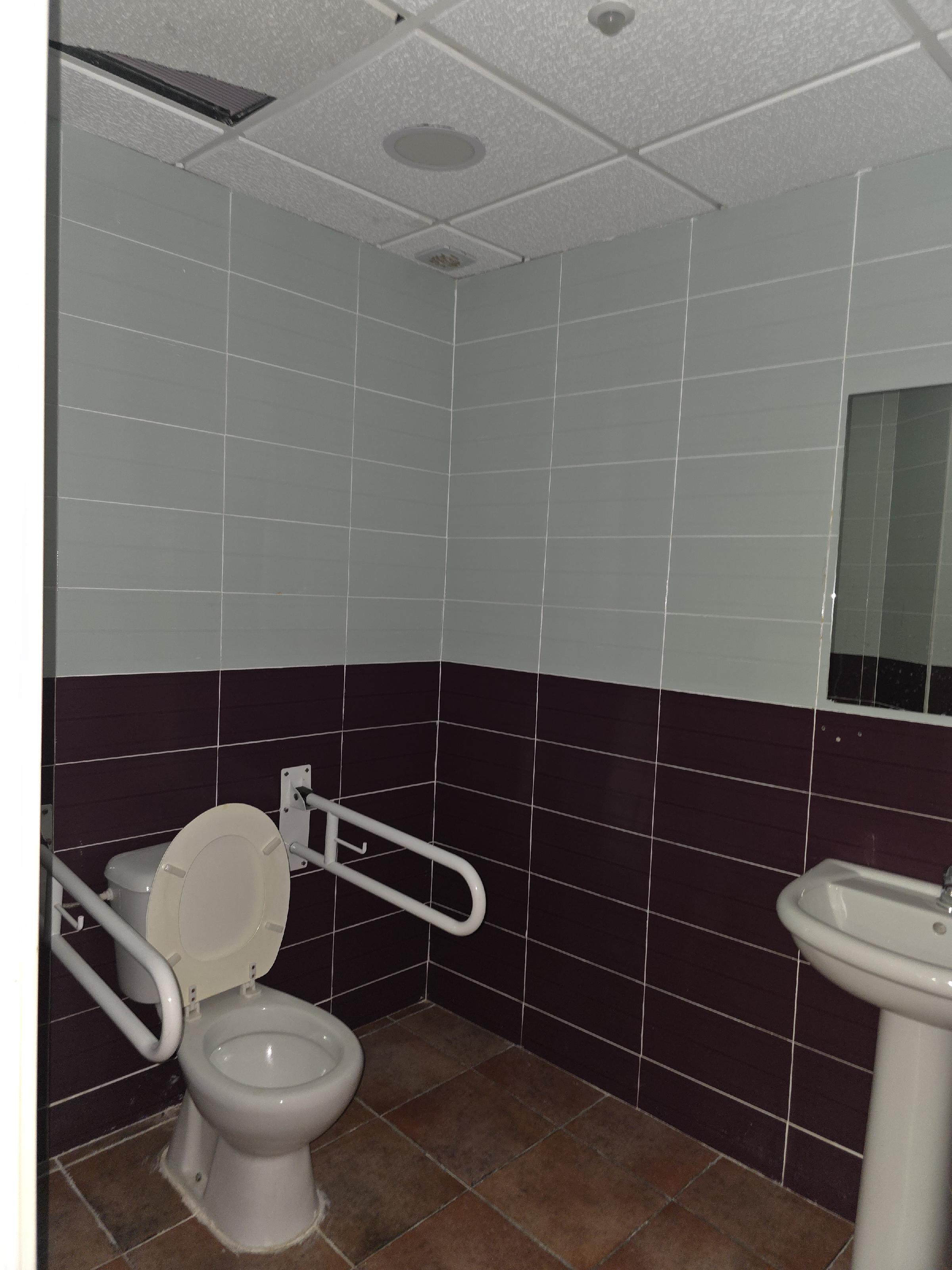 Imagen 7 Local Comercial en venta en Albacete / Albacenter. Eroski