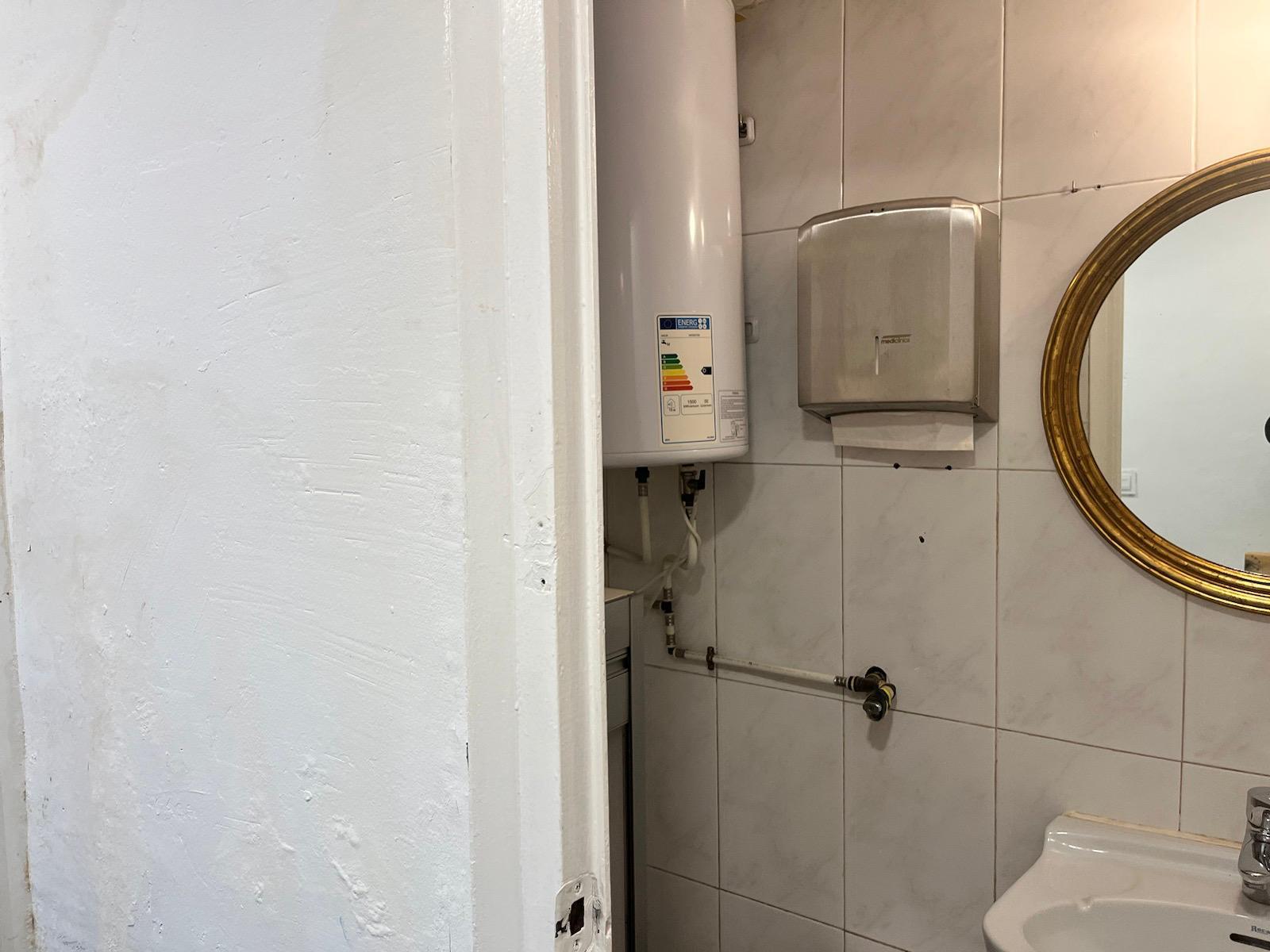 Imagen 9 Local Comercial en venta en Esplugues De Llobregat / Cerca de a plaza Bòbila Imagen 9 Local Comercial en venta en Esplugues De Llobregat / Cerca de a plaza Bòbila