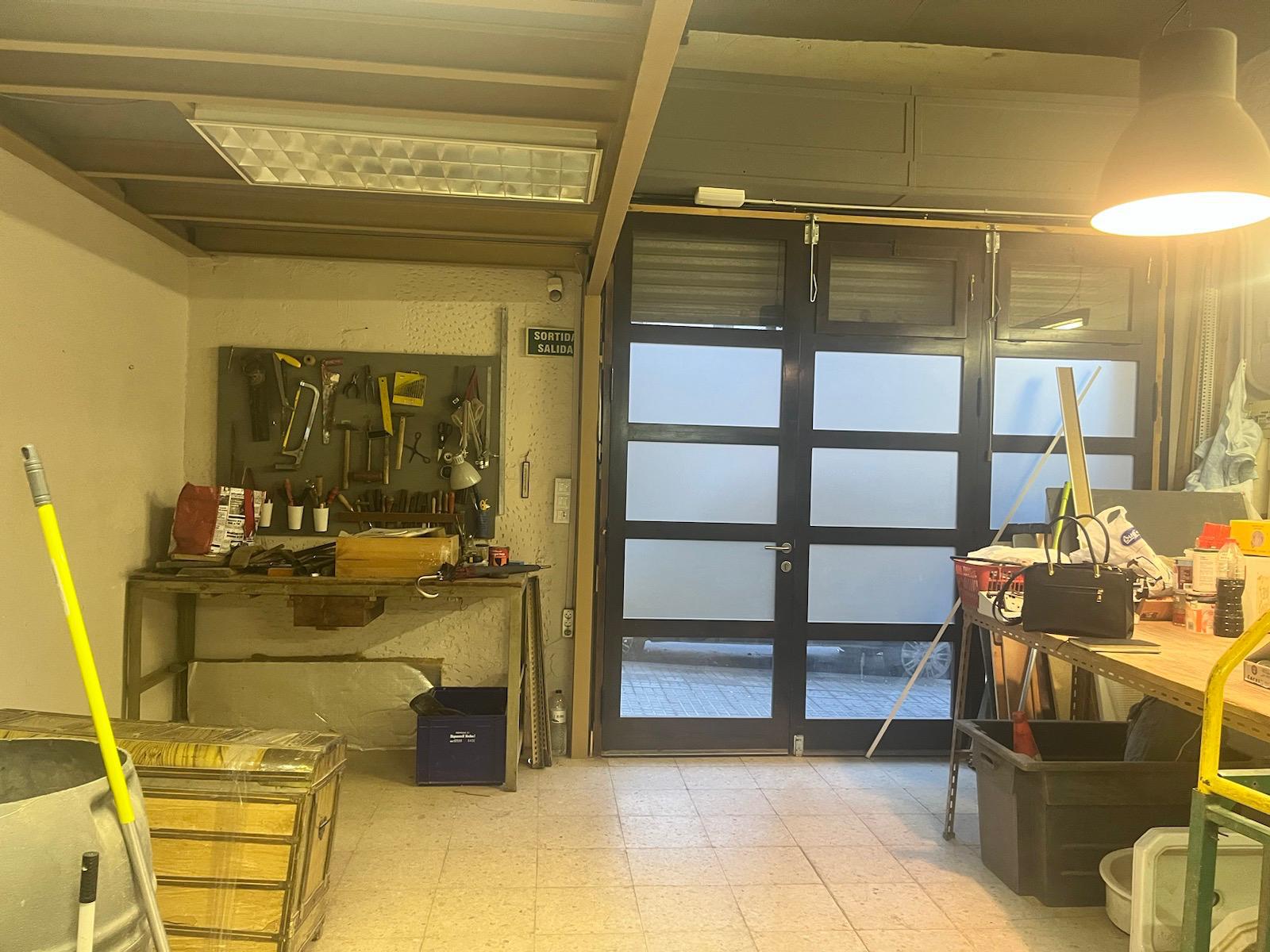 Imagen 2 Local Comercial en venta en Esplugues De Llobregat / Próximo de parada del bus L20 y el Tr... Imagen 2 Local Comercial en venta en Esplugues De Llobregat / Próximo de parada del bus L20 y el Tr...