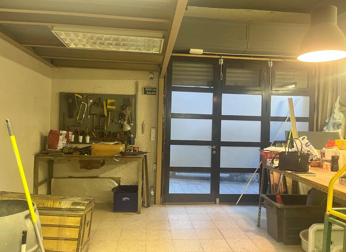 Imagen 6 Local Comercial en venta en Esplugues De Llobregat / Próximo de parada del bus L20 y el Tr... Imagen 6 Local Comercial en venta en Esplugues De Llobregat / Próximo de parada del bus L20 y el Tr...