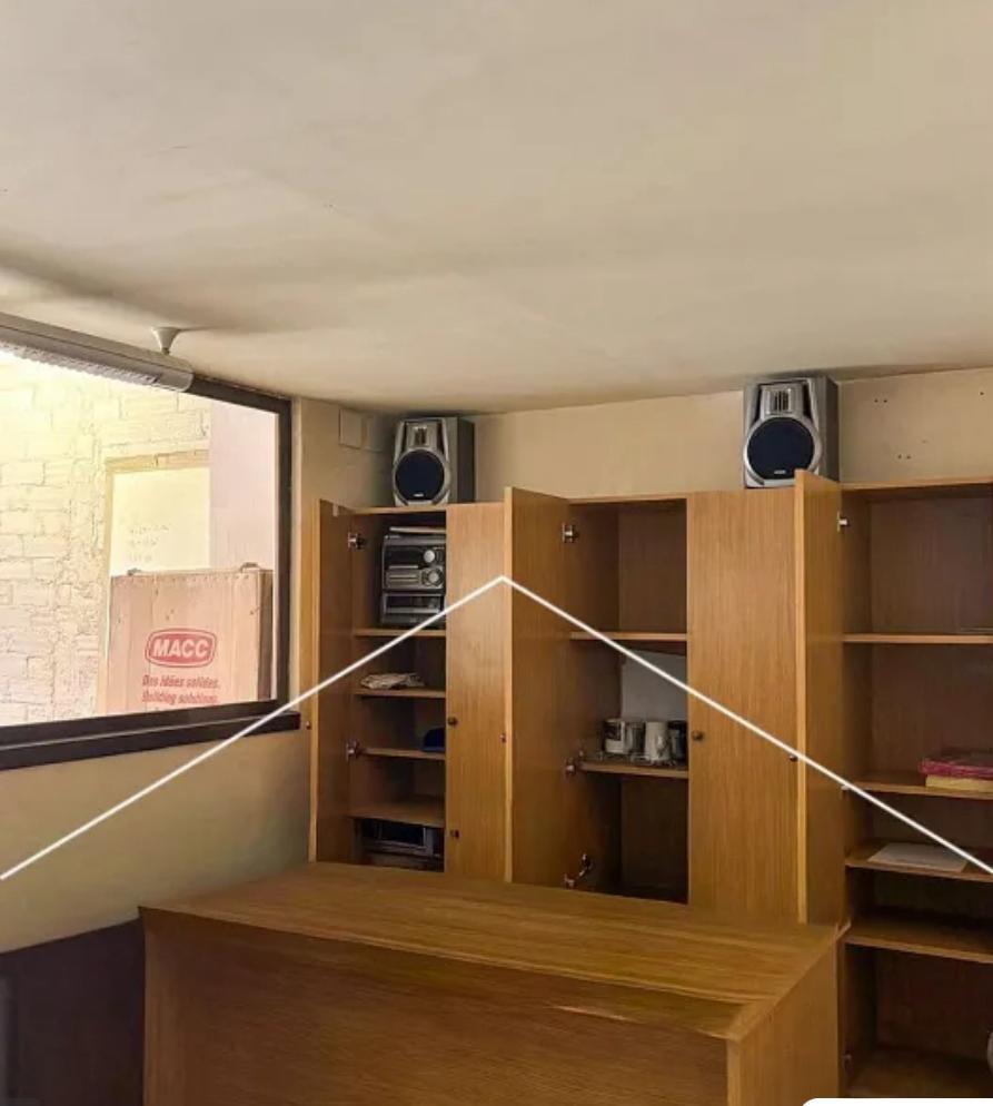 Imagen 8 Local Comercial en venta en Esplugues De Llobregat / Próximo de parada del bus L20 y el Tr... Imagen 8 Local Comercial en venta en Esplugues De Llobregat / Próximo de parada del bus L20 y el Tr...