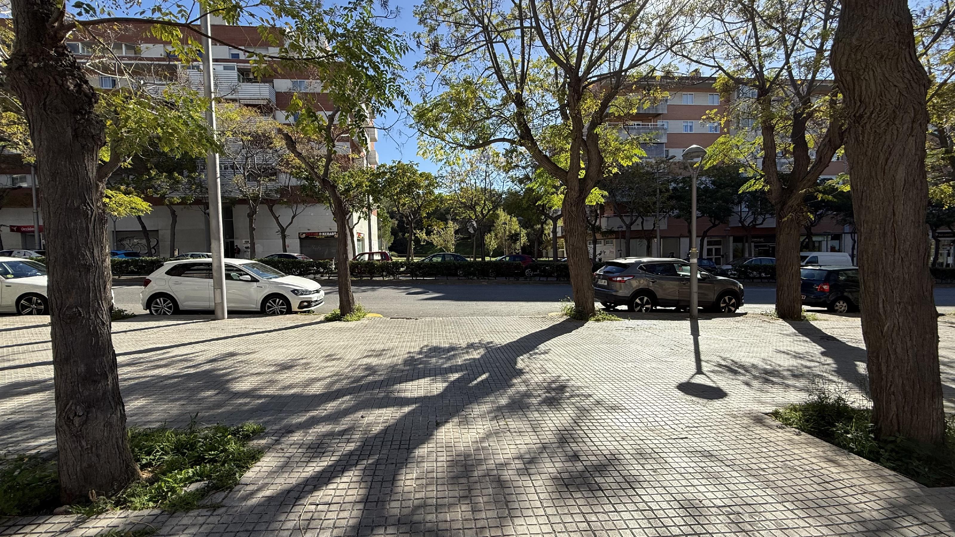Imagen 7 Parking Coche en alquiler en Tarragona / Cerca de colegios y servicios