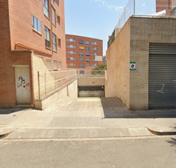 Imagen 2 Parking Coche en venta en Reus / Cerca del paseo prim y del centro de reus