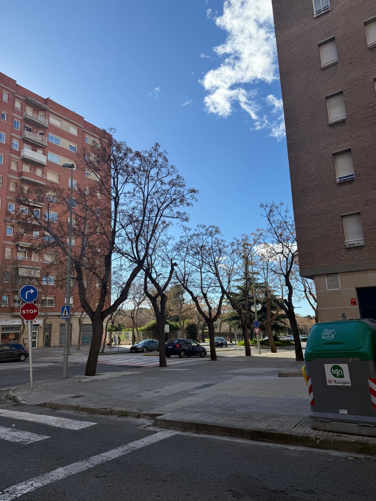 Imagen 6 Parking Moto en venta en Tarragona / Cerca de zonas verdes y servicios del barrio