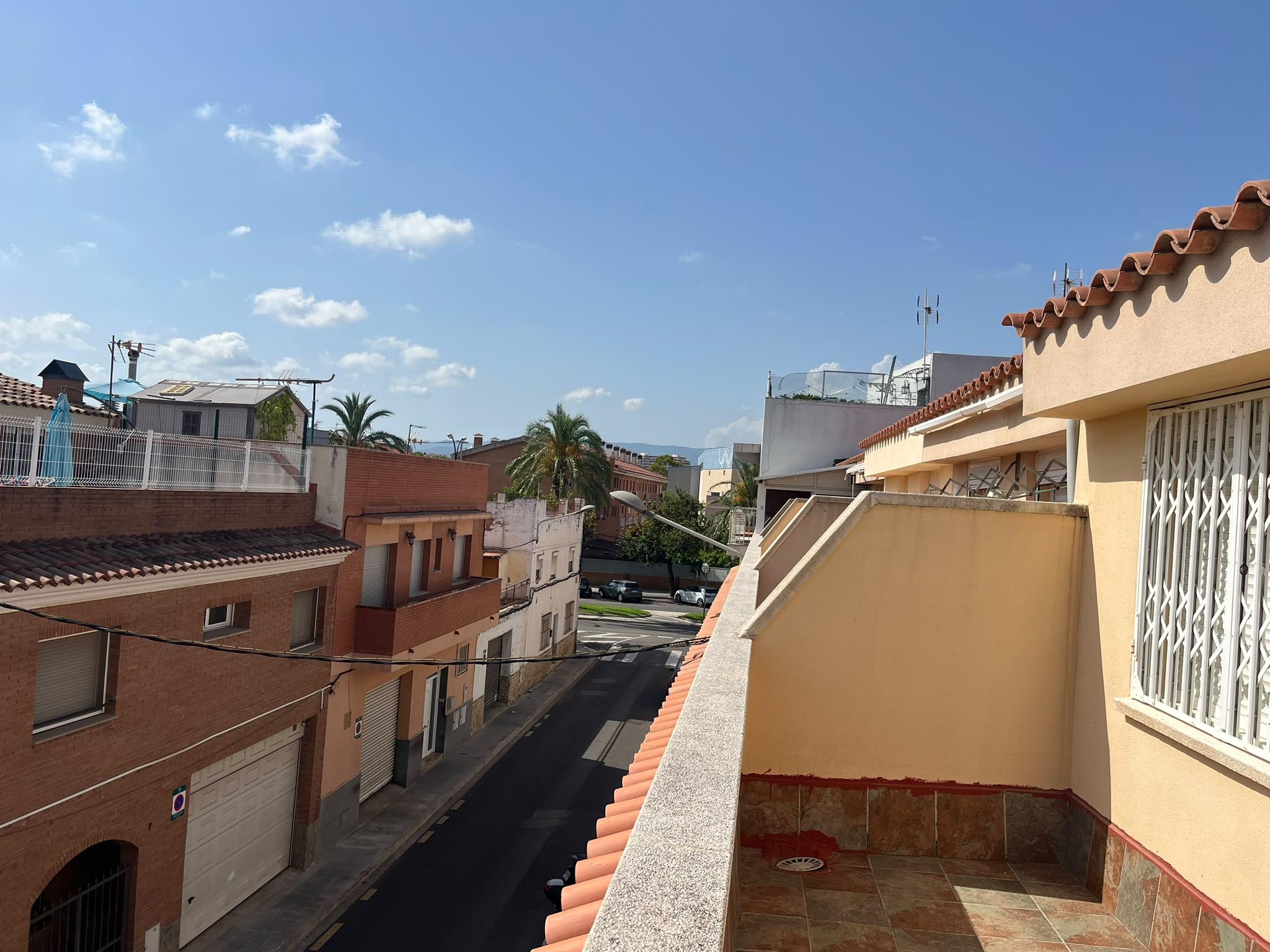 Imagen 2 Casa Adosada en venta en Reus / En zona de plena expansion de Reus