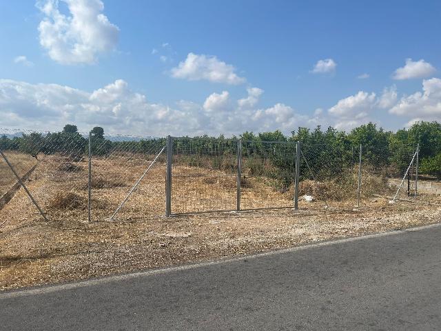 Imagen 1 Inmueble 300231 - Solar Urbano en venta en Torres De Cotillas (Las) / Bien comunicado, a 5 minutos de la autovía
