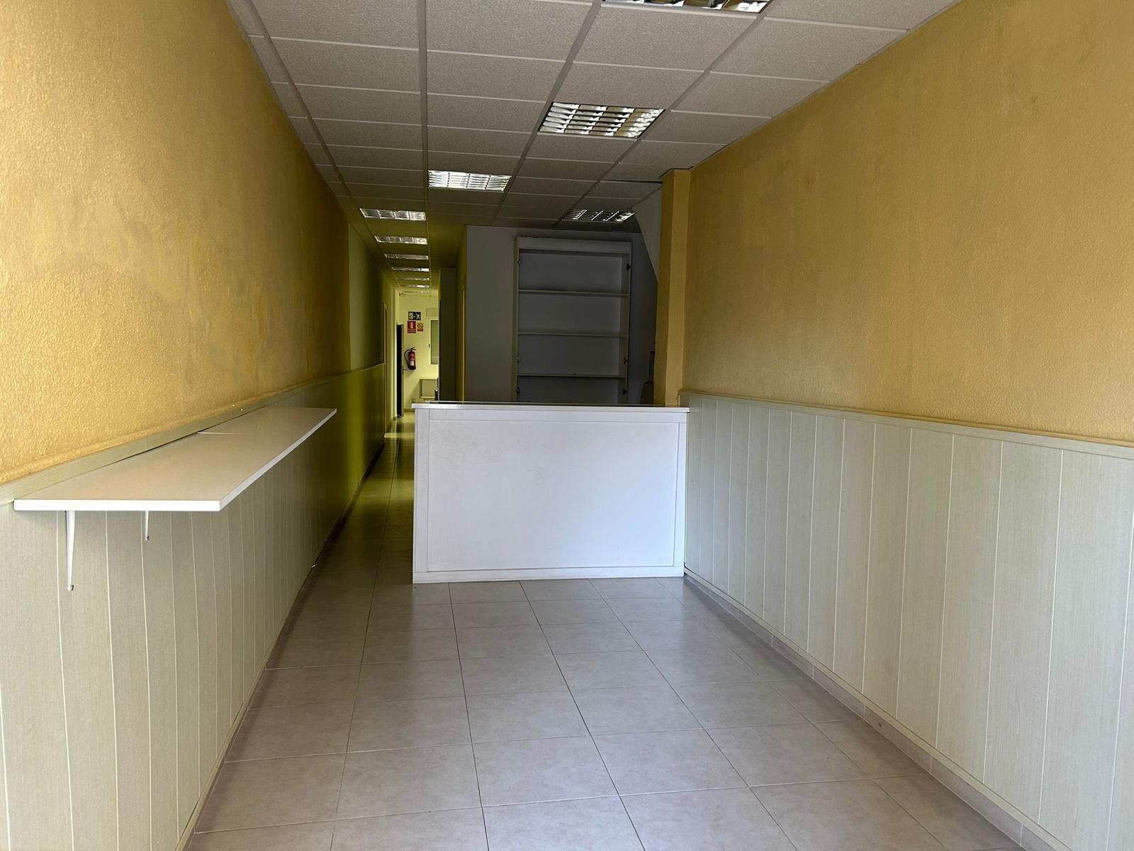 Imagen 3 Local Comercial en alquiler en Vinaròs / Cerca del paseo. Plaza la Mera