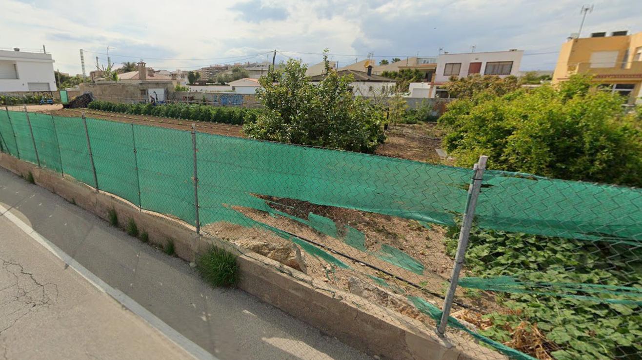 Imagen 2 Solar Urbano en venta en Vinaròs / Costa Norte, primer puente blanco. 