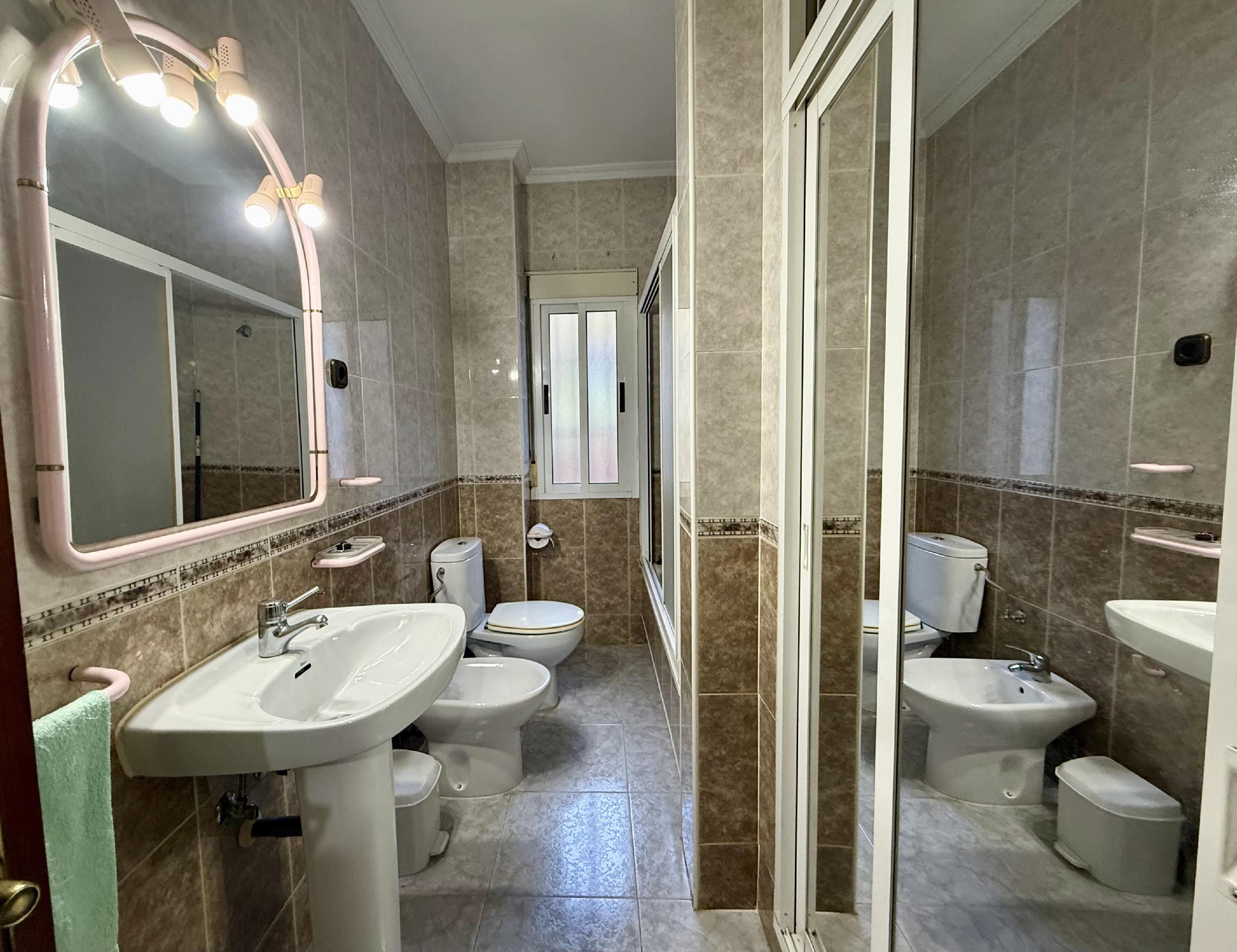 Imagen 17 Piso en venta en Plasencia / Zona Los Pinos-El Pilar, Plasencia Cáceres