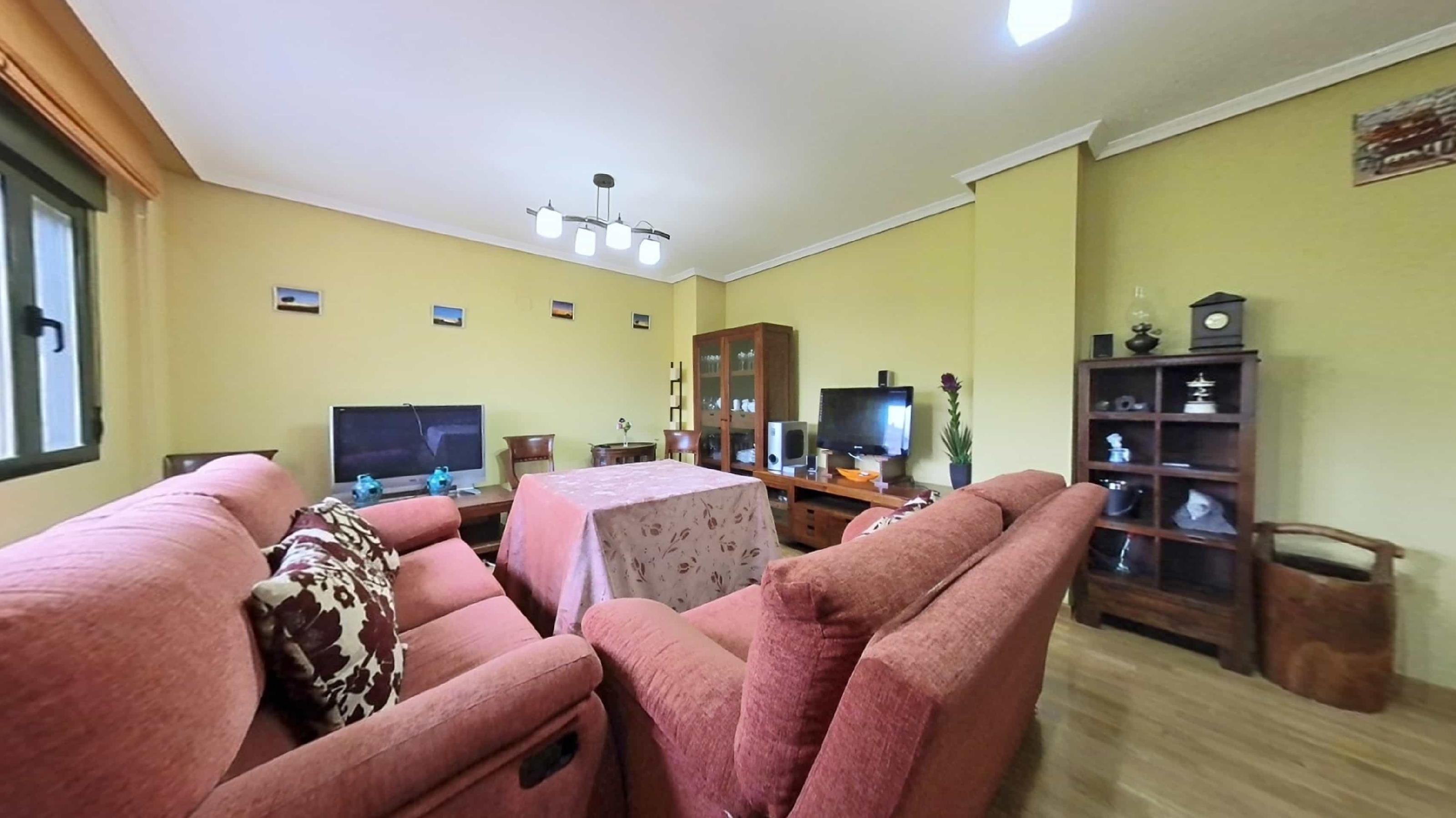 Imagen 24 Dúplex en venta en Plasencia / Junto al parque José Zorrilla