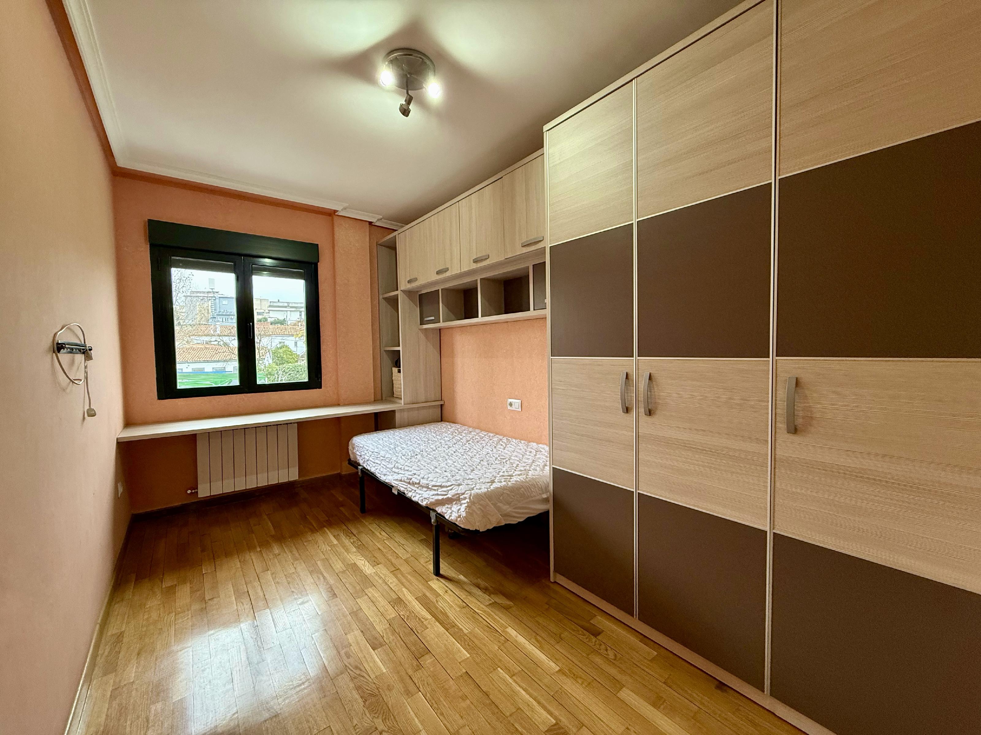 Imagen 21 Dúplex en venta en Plasencia / Junto al parque José Zorrilla