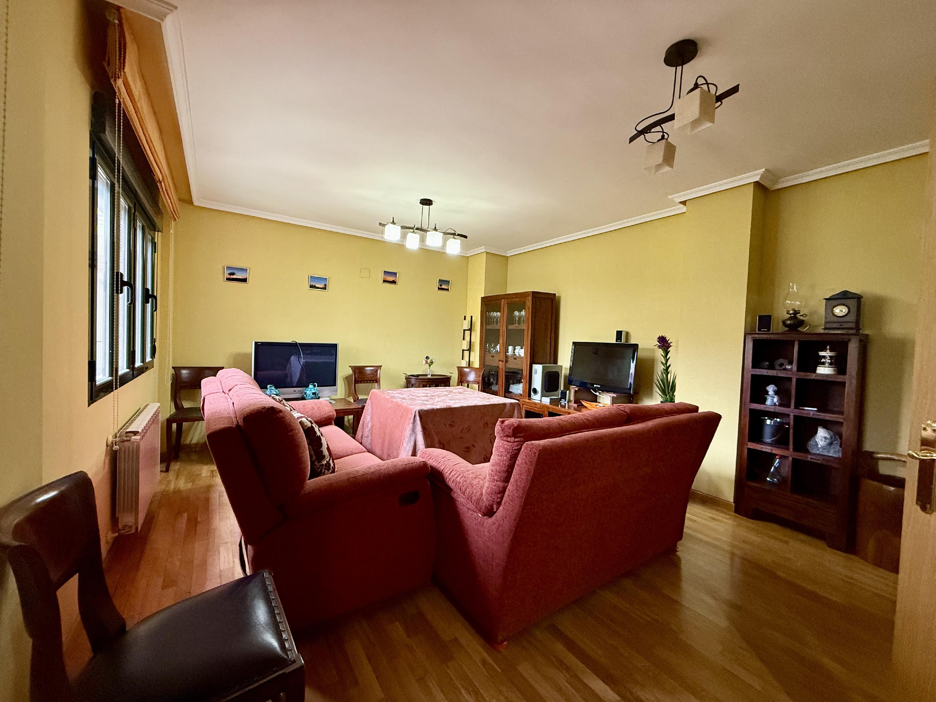 Imagen 6 Dúplex en venta en Plasencia / Junto al parque José Zorrilla