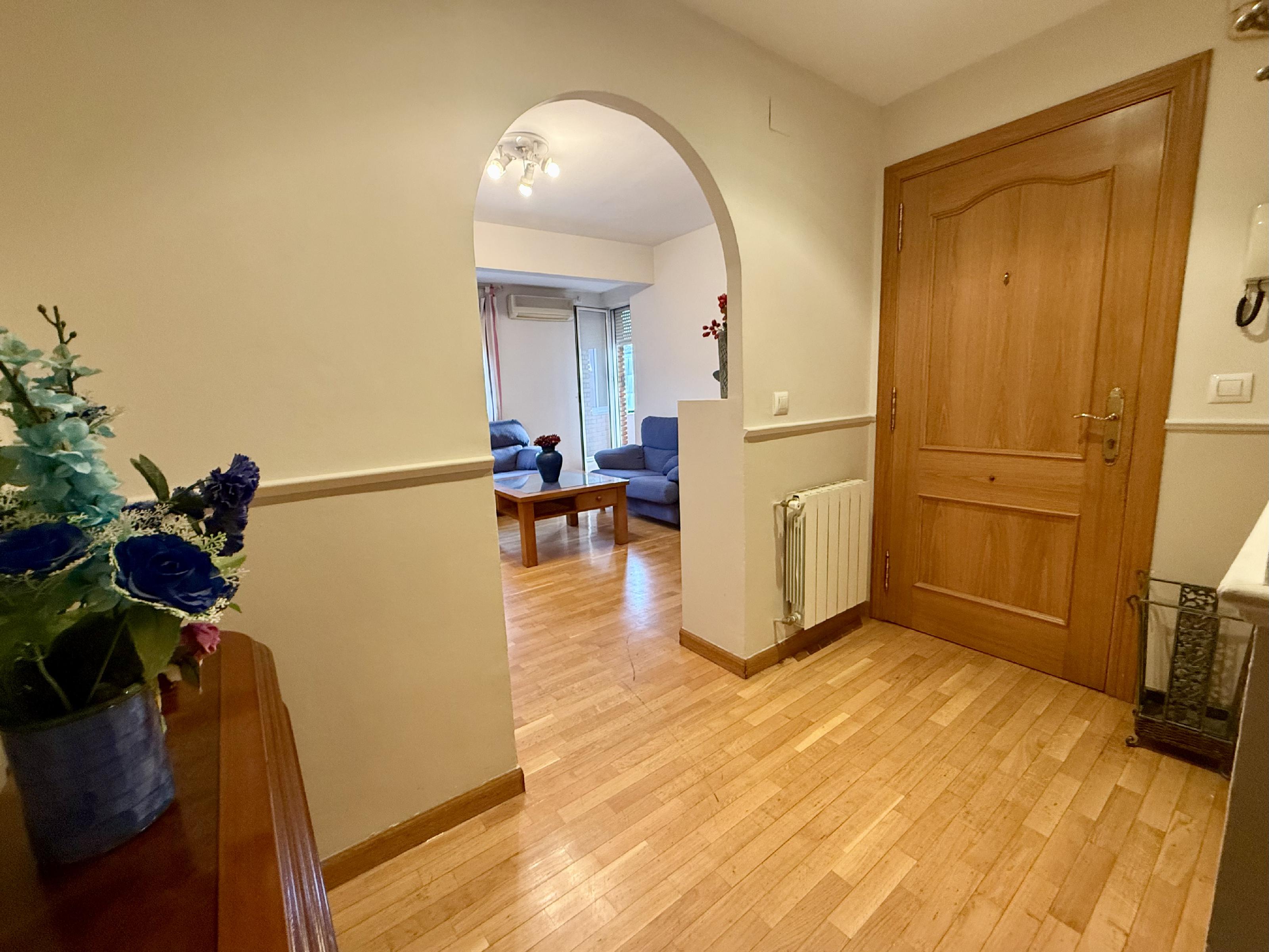 Imagen 1 Piso en venta en Plasencia / Piso en Ronda del Salvador, junto al centro