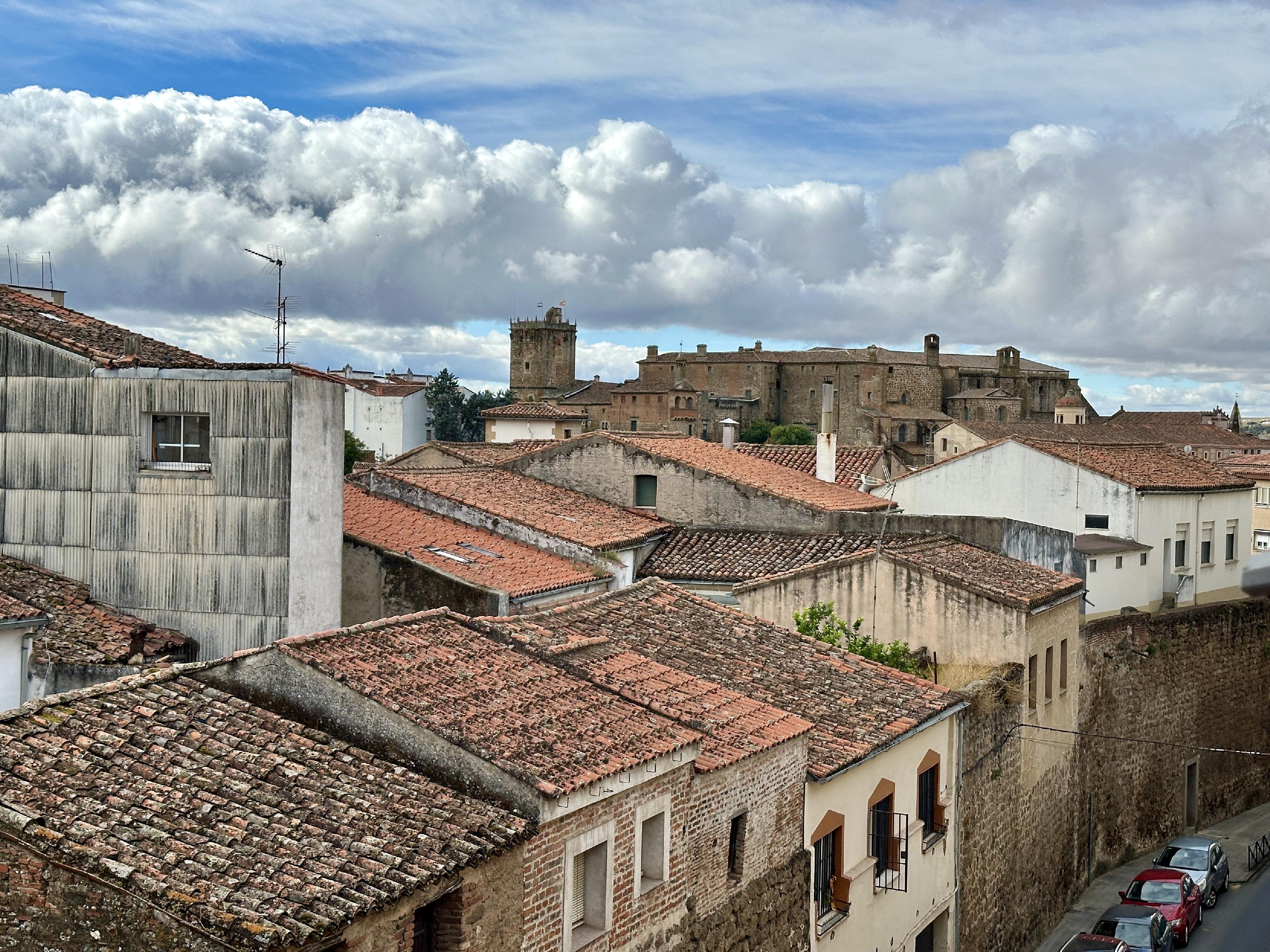 Imagen 2 Piso en venta en Plasencia / Piso en Ronda del Salvador, junto al centro