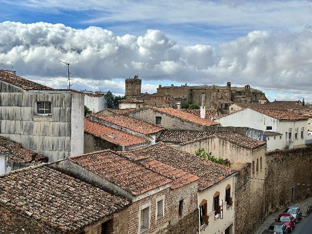 Imagen 2 Inmueble 301141 - Piso en venta en Plasencia / Piso en Ronda del Salvador, junto al centro