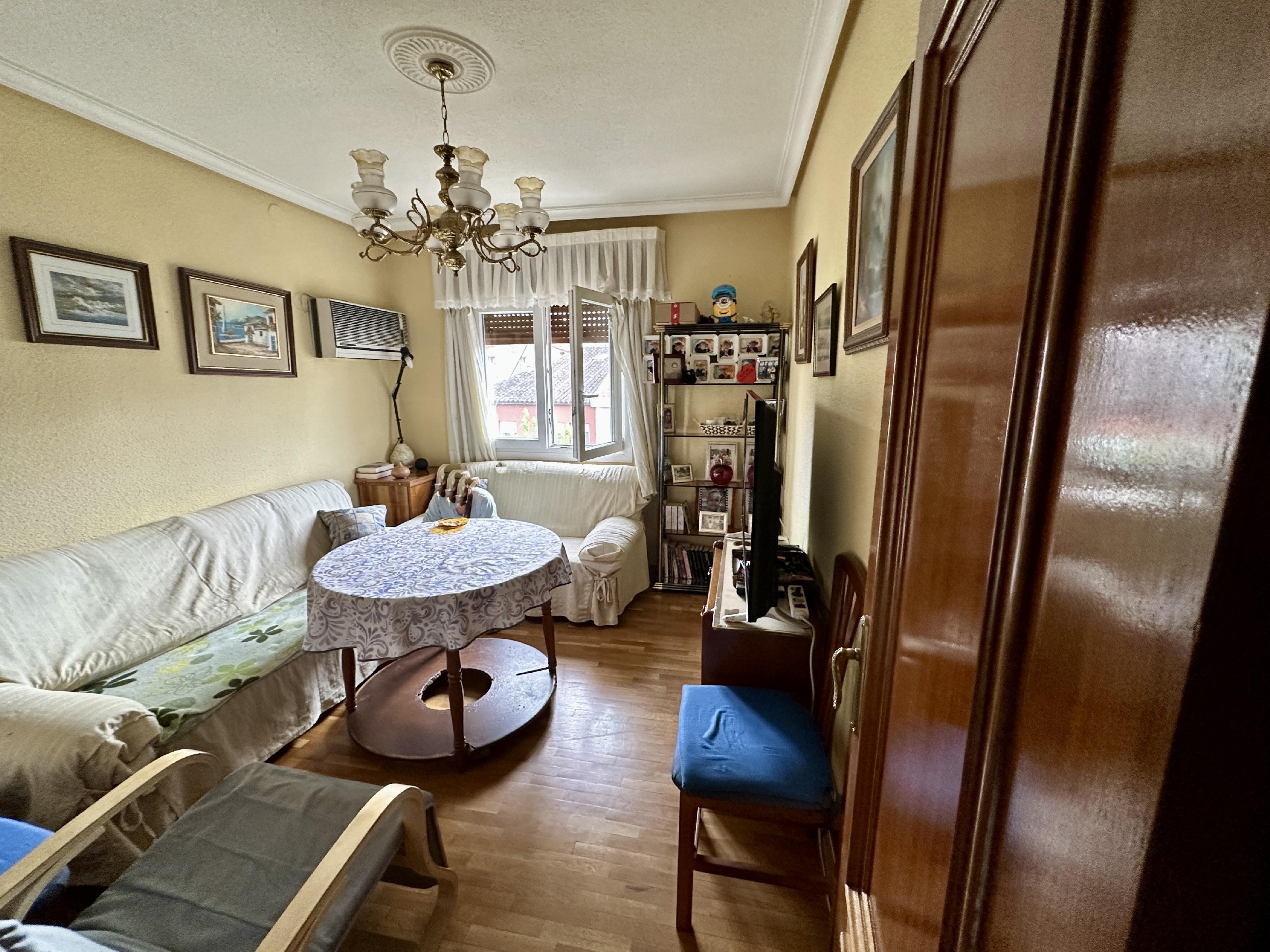 Imagen 1 Piso en venta en Plasencia / Piso en Ronda del Salvador, junto al centro