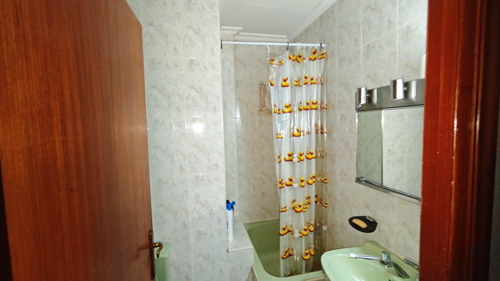 Imagen 7 Piso en venta en Plasencia / Piso sito en Avda de la Vera. Junto a Puerta del Sol.