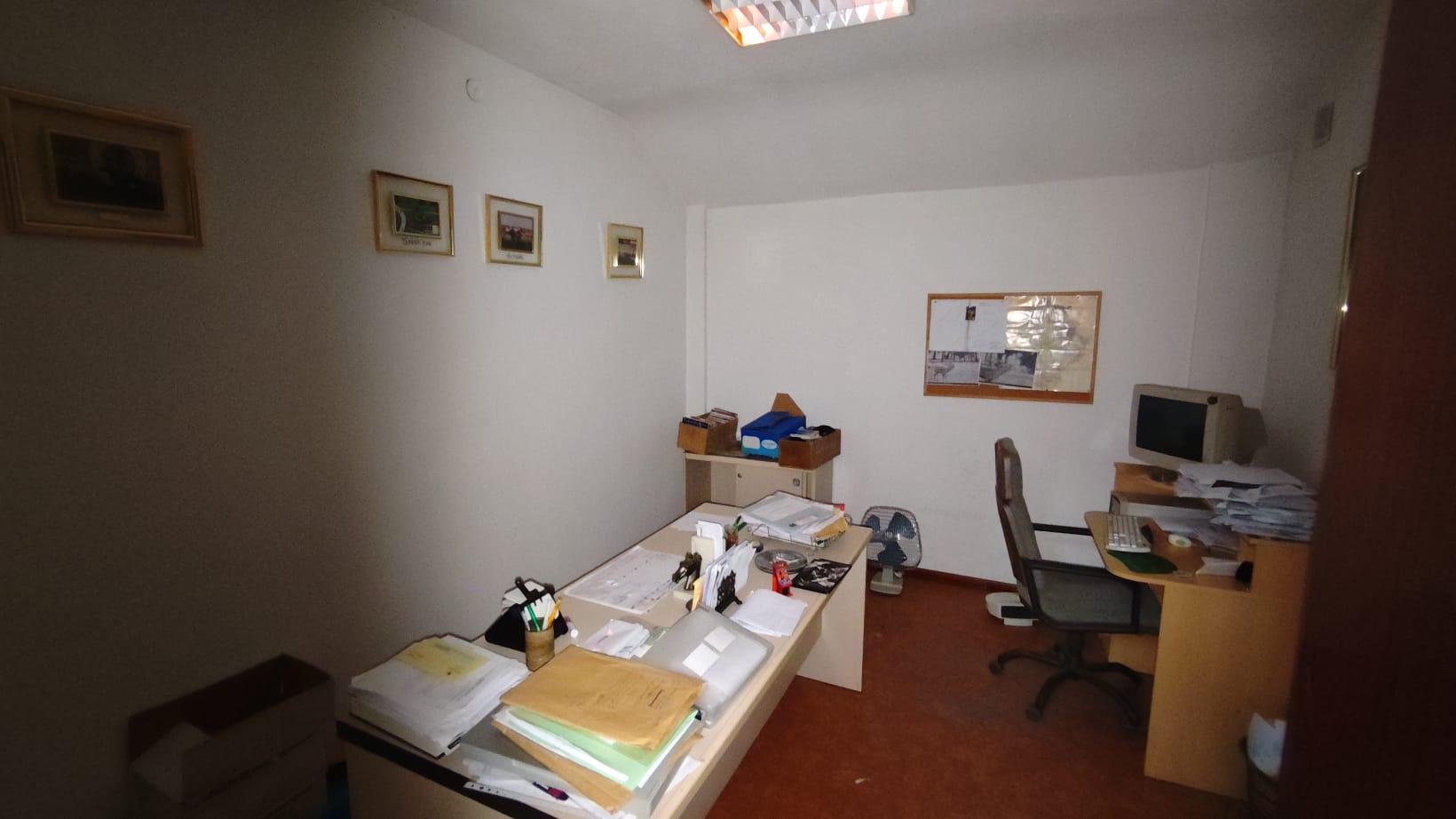 Imagen 5 Local Comercial en venta en Plasencia / Local comercial en frente de Puerta del Sol.