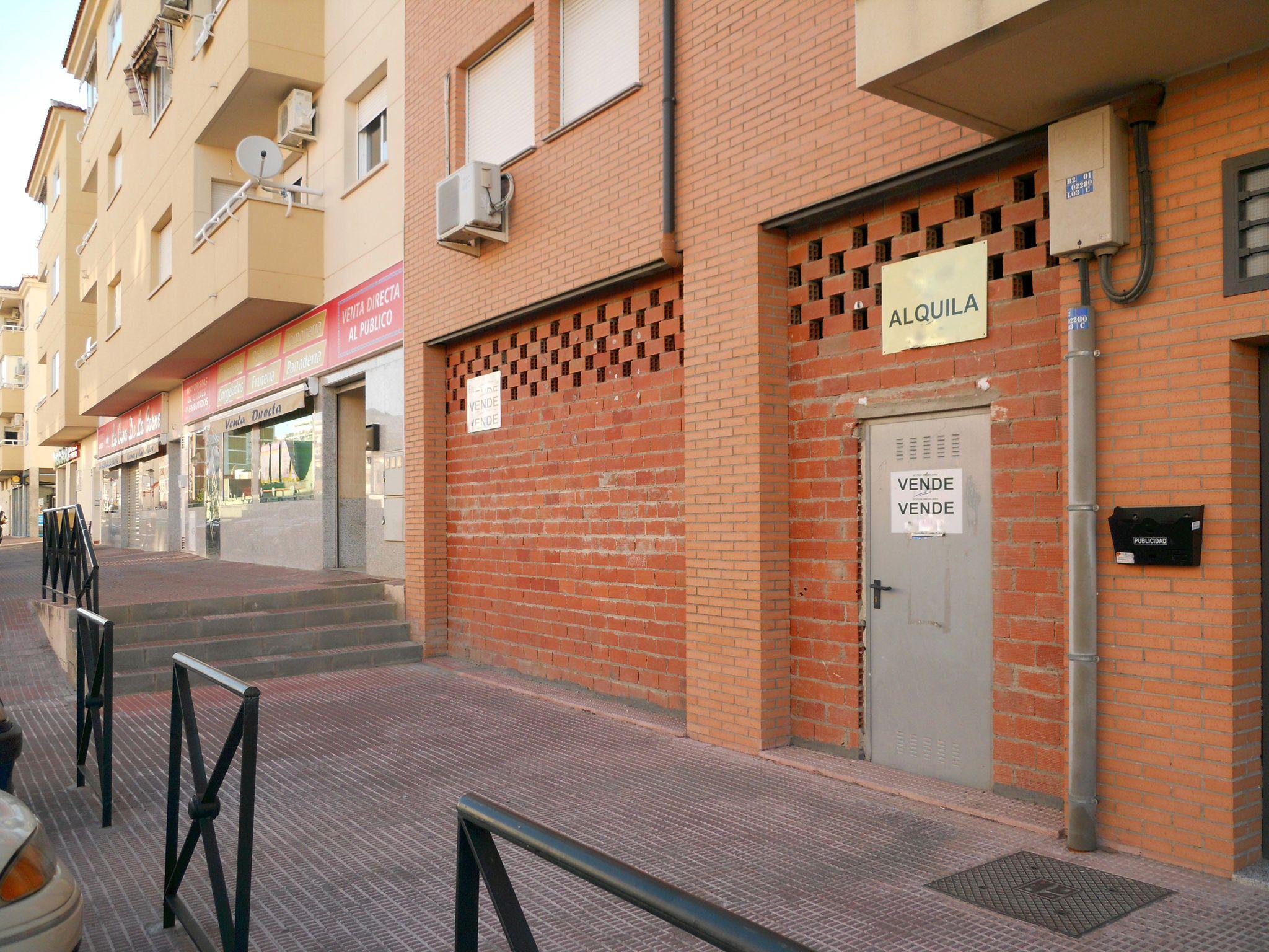 Imagen 2 Local Comercial en venta en Plasencia / Local comercial al lado del Mercadona y el polígono 