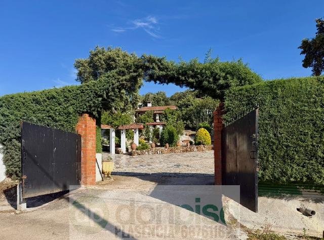 Imagen 2 Inmueble 302346 - Casa Rústica en venta en Plasencia / En la Carretera N630