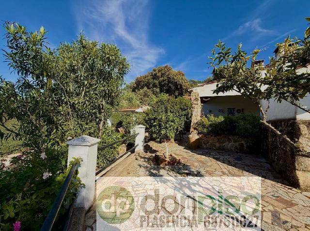 Imagen 10 Inmueble 302346 - Casa Rústica en venta en Malpartida De Plasencia / En la Carretera N630