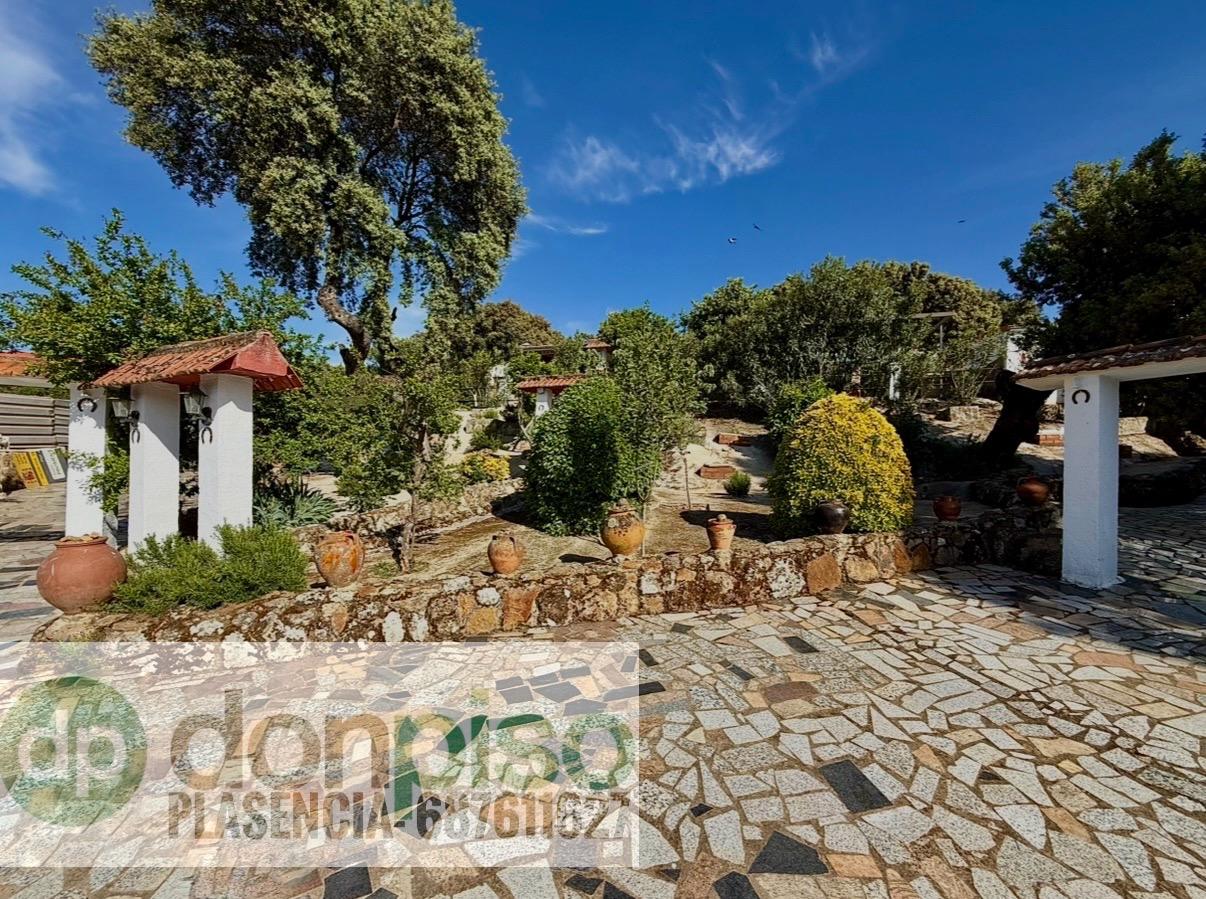 Imagen 1 Casa Rústica en venta en Plasencia / En la Carretera N630