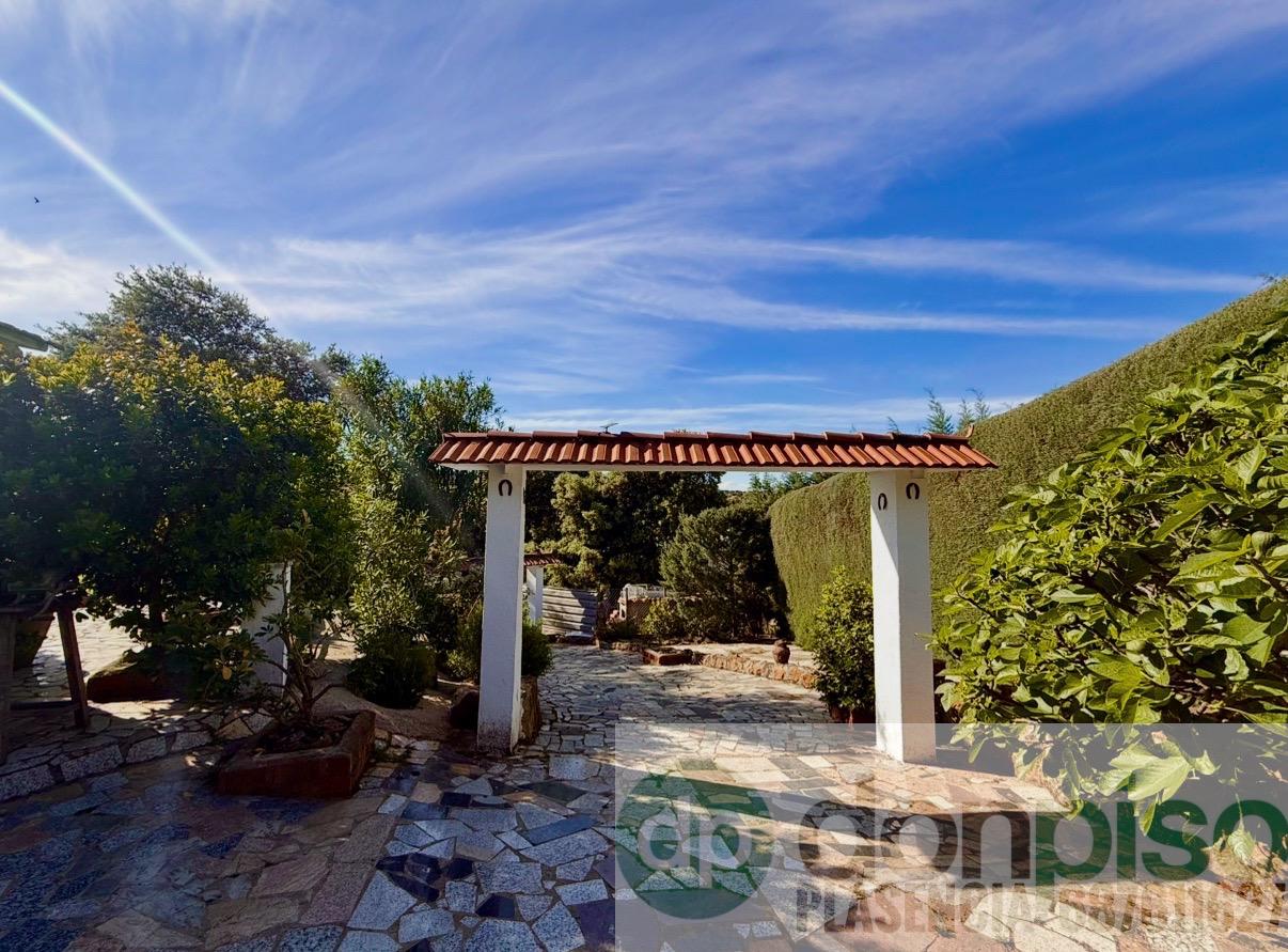 Imagen 4 Casa Rústica en venta en Plasencia / En la Carretera N630