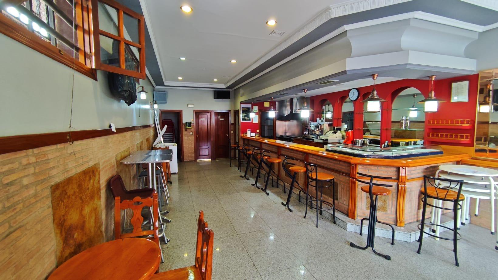 Imagen 3 Local Comercial en venta en Plasencia / En Calle Sor Valentina Mirón