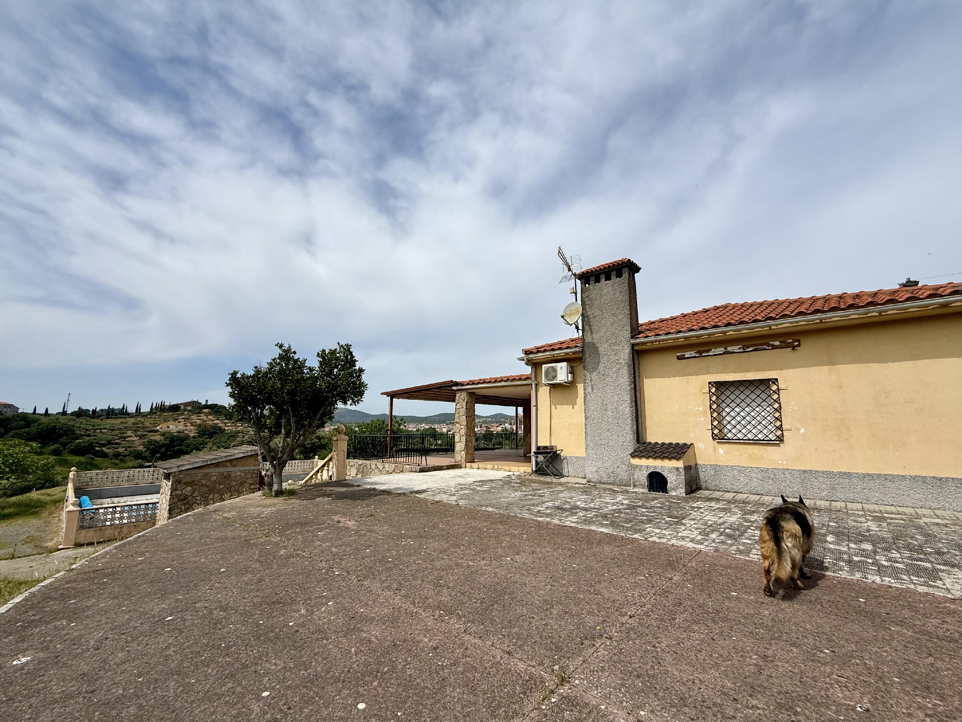 Imagen 3 Casa Rústica en venta en Plasencia / Al lado de la Ex 304, circunvalación Sur de Plasencia
