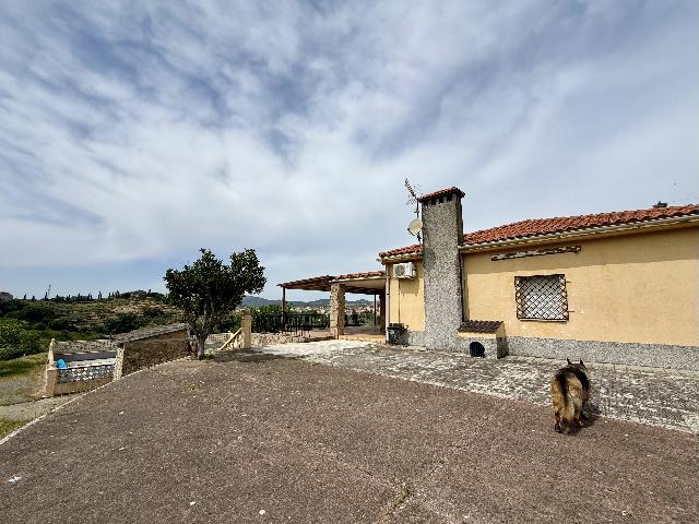 Imagen 3 Inmueble 302441 - Casa Rústica en venta en Plasencia / Al lado de la Ex 304, circunvalación Sur de Plasencia