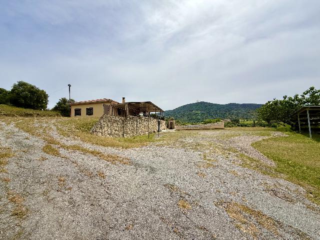 Imagen 1 Inmueble 302441 - Casa Rústica en venta en Plasencia / Al lado de la Ex 304, circunvalación Sur de Plasencia