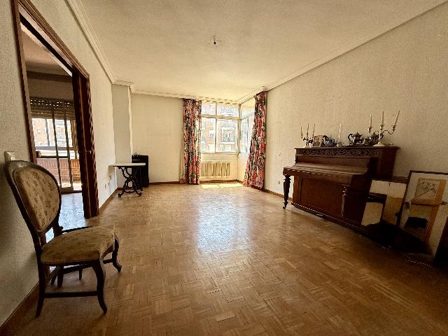 Imagen 4 Inmueble 303229 - Piso en venta en Plasencia / En la Avenida Alfonso Viii, centro ciudad