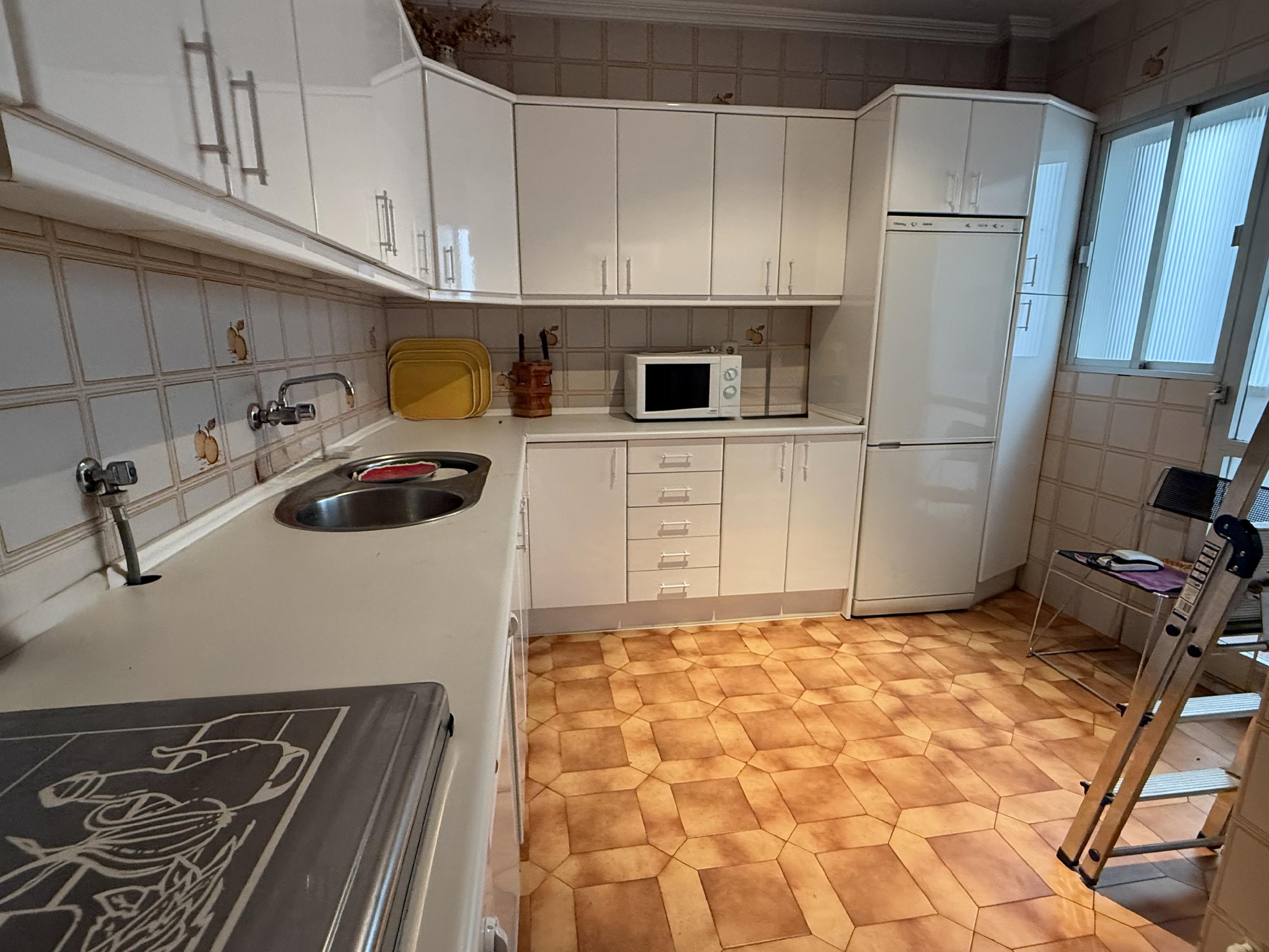 Imagen 10 Piso en venta en Plasencia / En la Avenida Alfonso Viii, centro ciudad