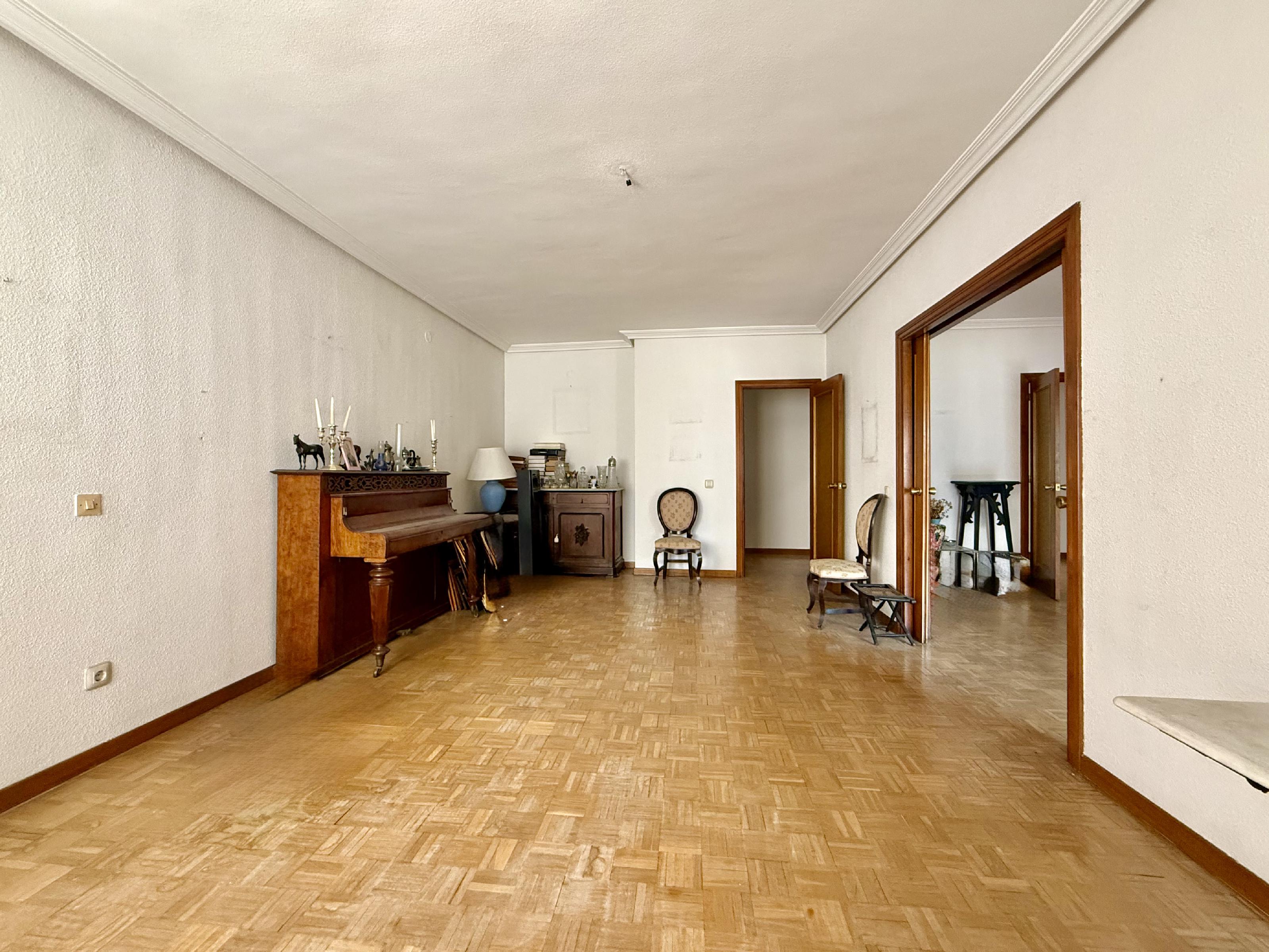 Imagen 5 Piso en venta en Plasencia / En la Avenida Alfonso Viii, centro ciudad