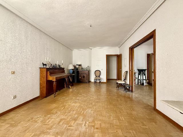 Imagen 5 Inmueble 303229 - Piso en venta en Plasencia / En la Avenida Alfonso Viii, centro ciudad