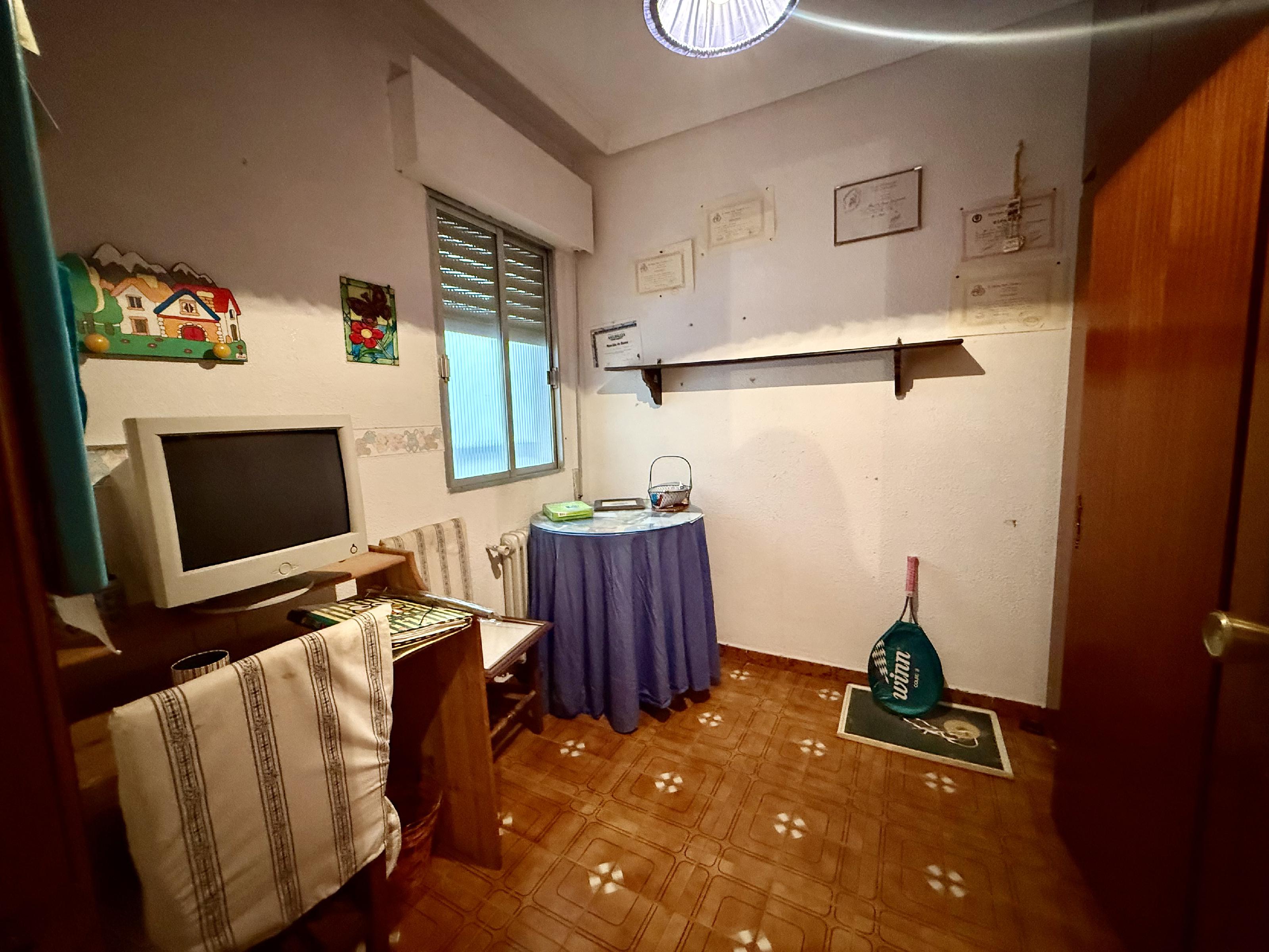 Imagen 14 Piso en venta en Plasencia / En la Avenida Alfonso Viii, centro ciudad