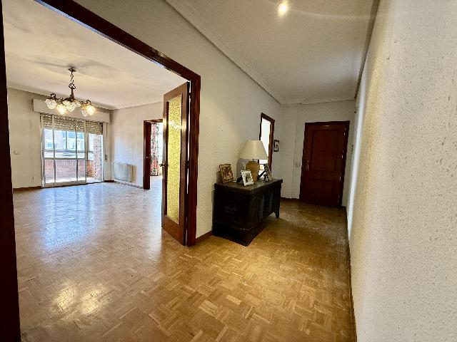 Imagen 3 Inmueble 303229 - Piso en venta en Plasencia / En la Avenida Alfonso Viii, centro ciudad