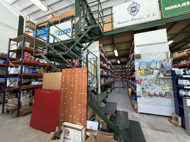 Imagen 3 Inmueble 303622 - Local Industrial en venta en Plasencia / Junto al puente Trujillo