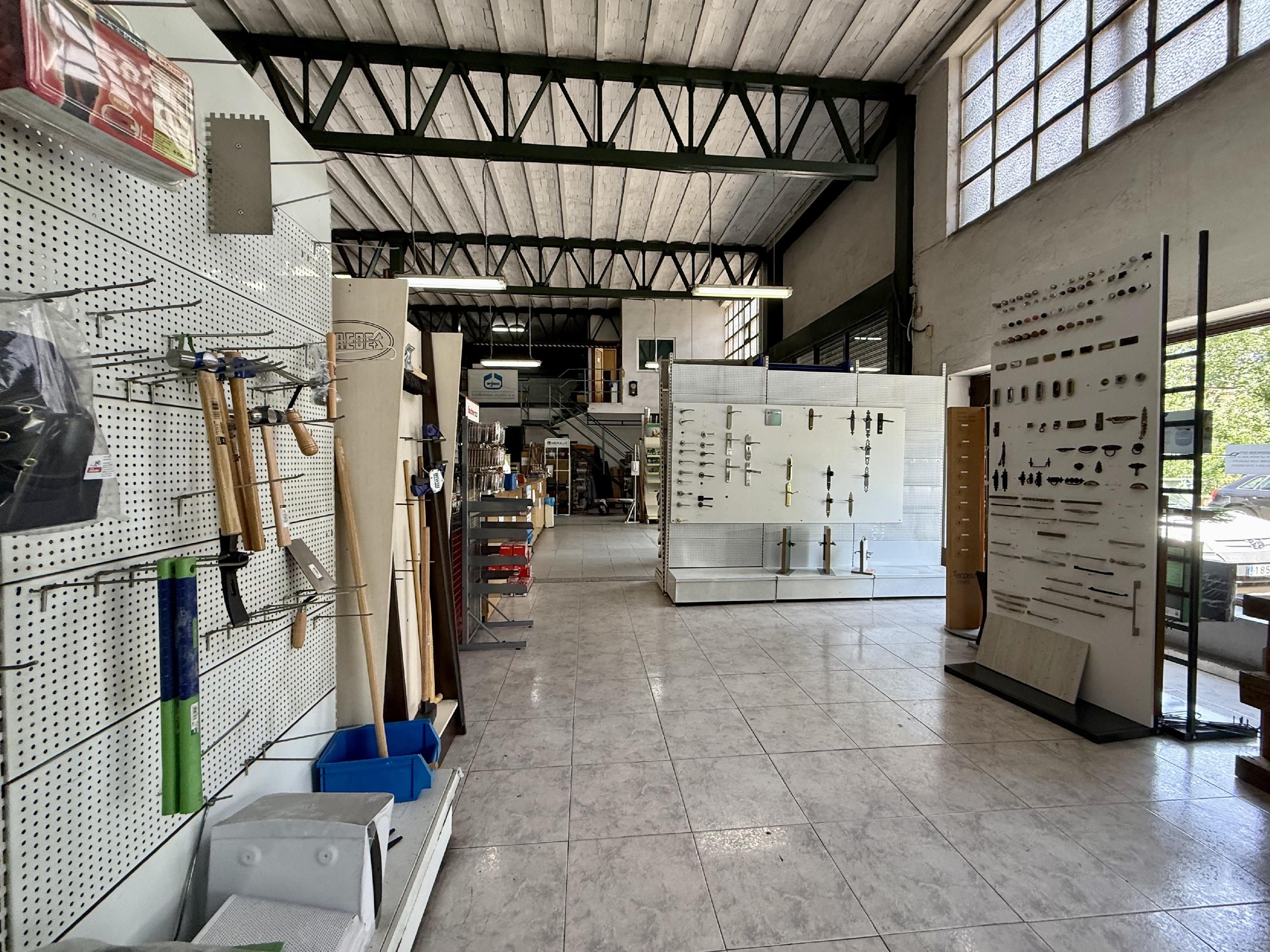 Imagen 4 Local Industrial en venta en Plasencia / Junto al puente Trujillo