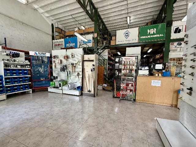 Imagen 1 Inmueble 303622 - Local Industrial en venta en Plasencia / Junto al puente Trujillo