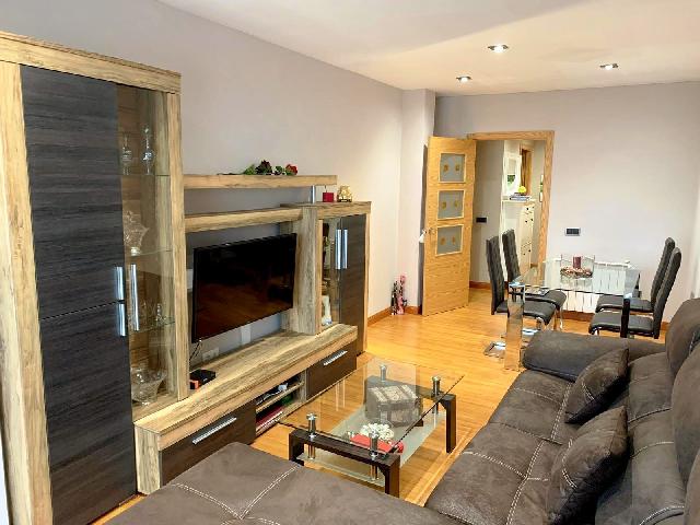 Imagen 2 Inmueble 304414 - Piso en venta en Plasencia / En la calle Níscalo